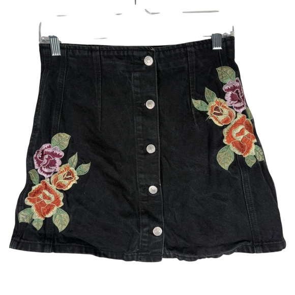 TOPSHOP Moto Floral Embroidered Black Skirt Button Up Womens 8 Denim Jean